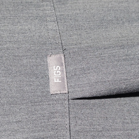 EUC Figs‎ Technical Collection Rafaela sleeveless scrubs top men's size small - Picture 4 of 6